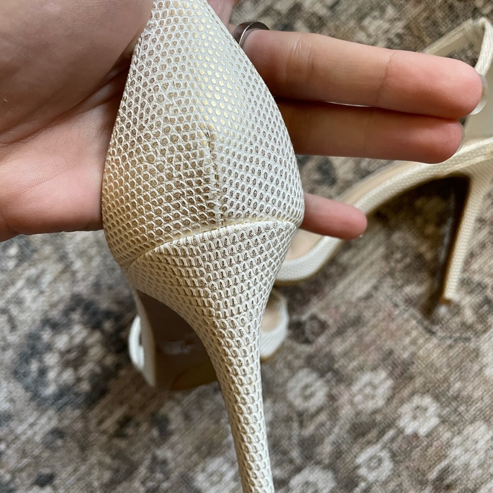 White scalloped Lulus strappy heels loveliness - Picture 6 of 6